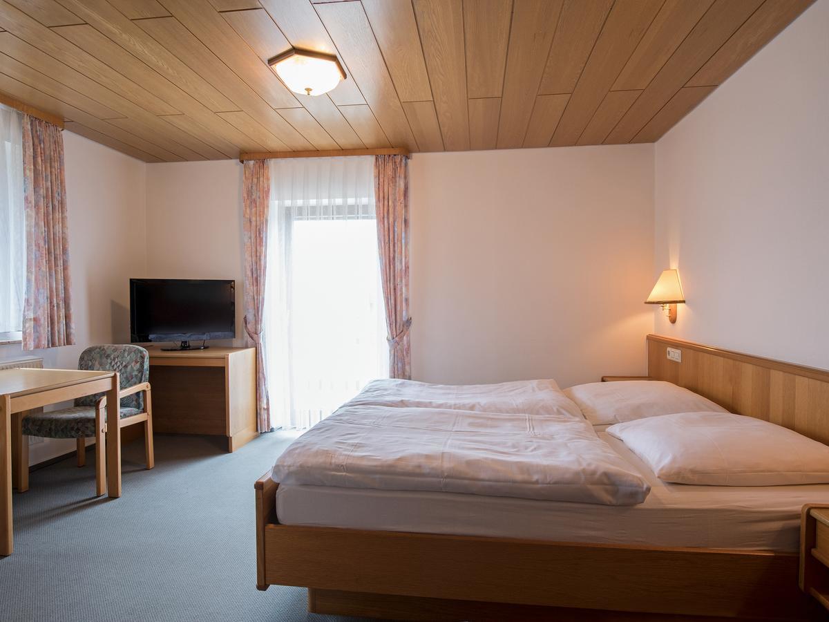 Landgasthof Adler Utzmemmingen Exteriör bild